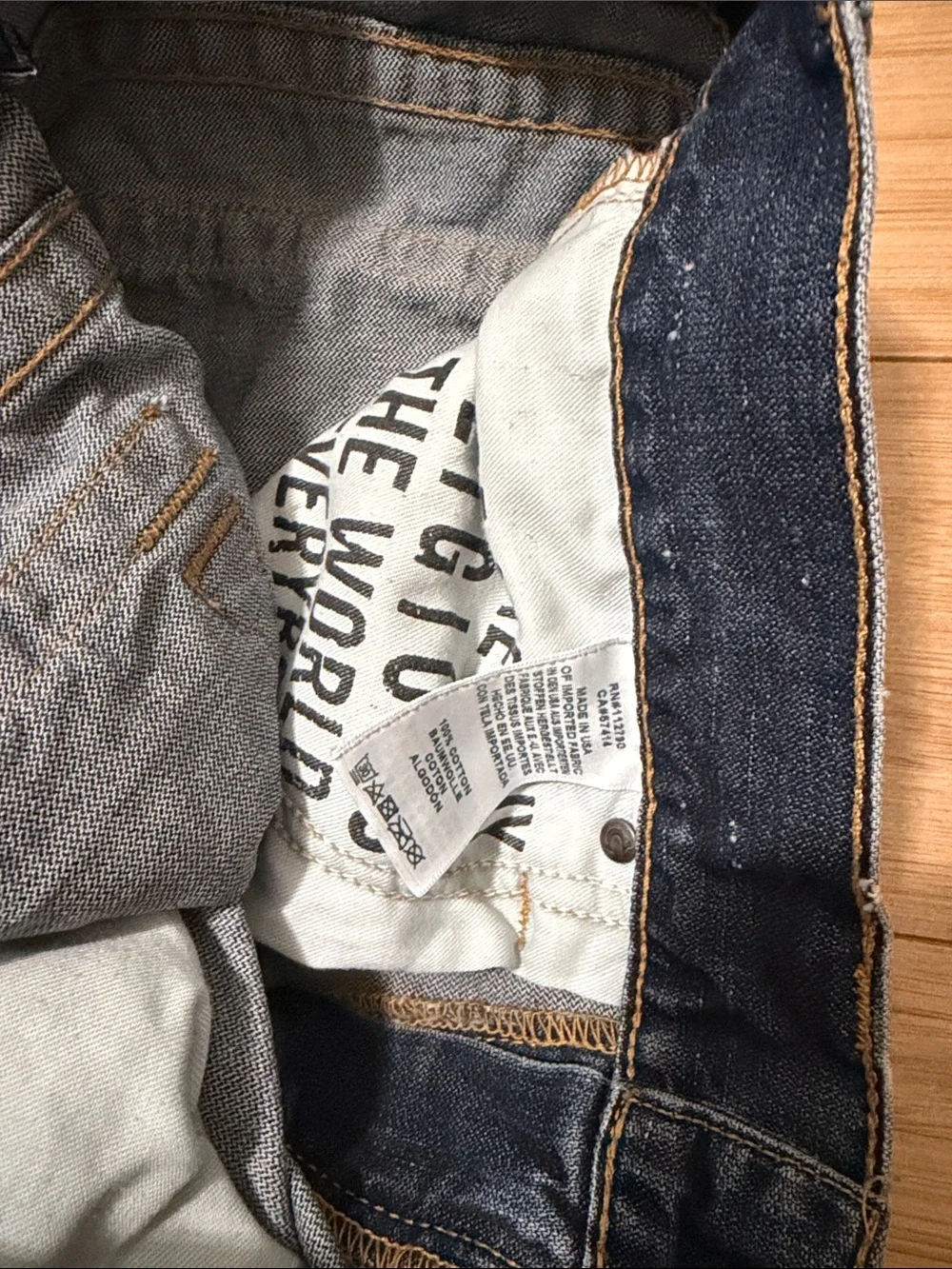 True religion relaxed straight Men's Classic Blue Distressed Jeans